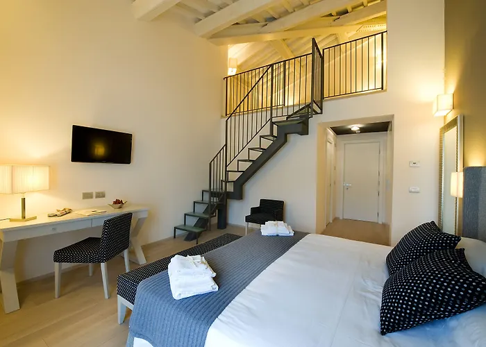 Relais Dell'olmo Szálloda 4*