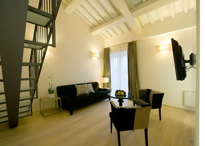 Hotel Relais Dell'olmo 4*