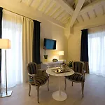 Relais Dell'olmo Hotel 4*