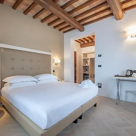 Hotel Relais Dell'olmo 4*