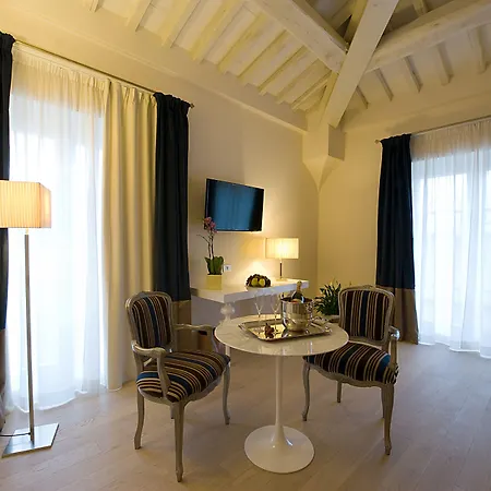 Relais Dell'olmo Otel 4*