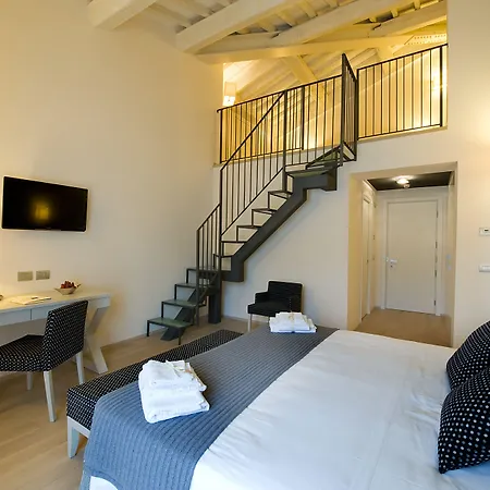 Relais Dell'olmo Отель 4*