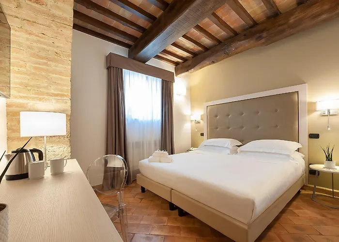 Relais Dell'olmo 4* بيرودجا