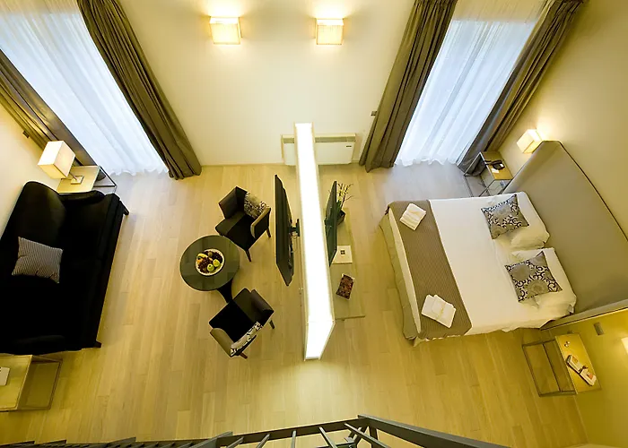 Relais Dell'olmo فندق بيرودجا