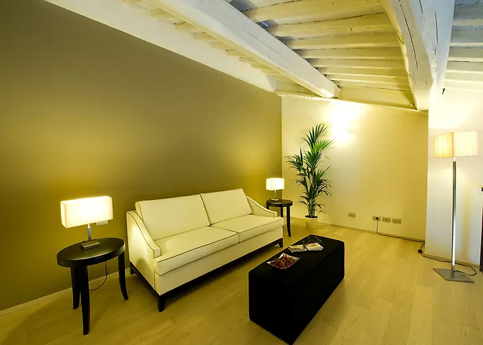 Relais Dell'olmo فندق بيرودجا