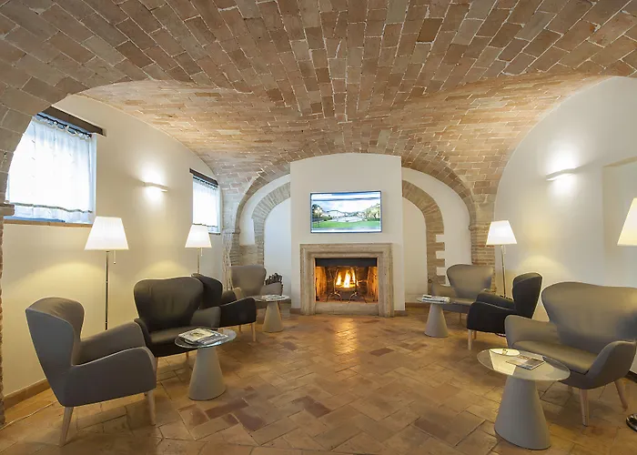 Relais Dell'olmo فندق 4*